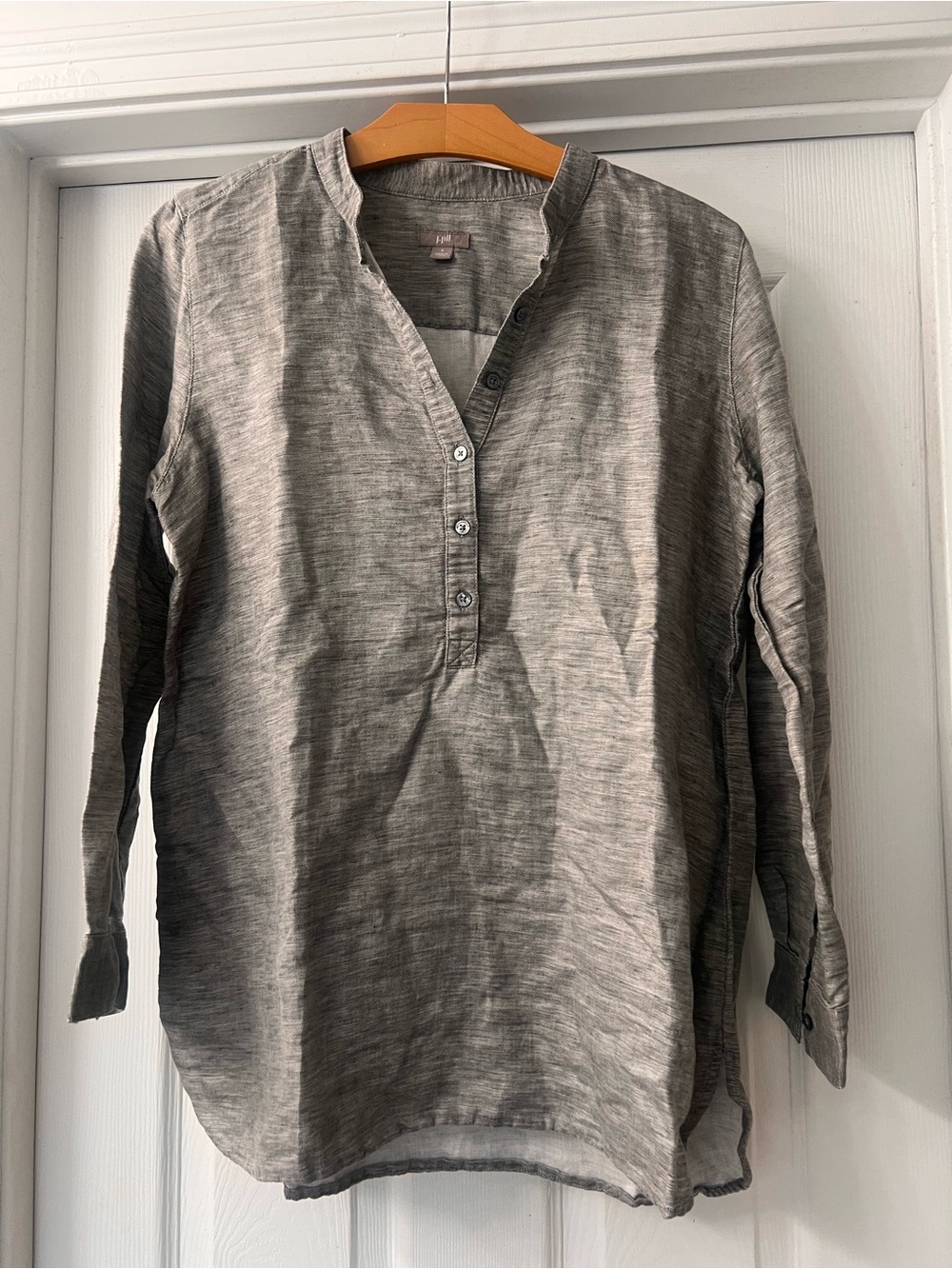 J Jill Grey Long Sleeve Linen Blend Top Sz Small
Timeless/ Casual